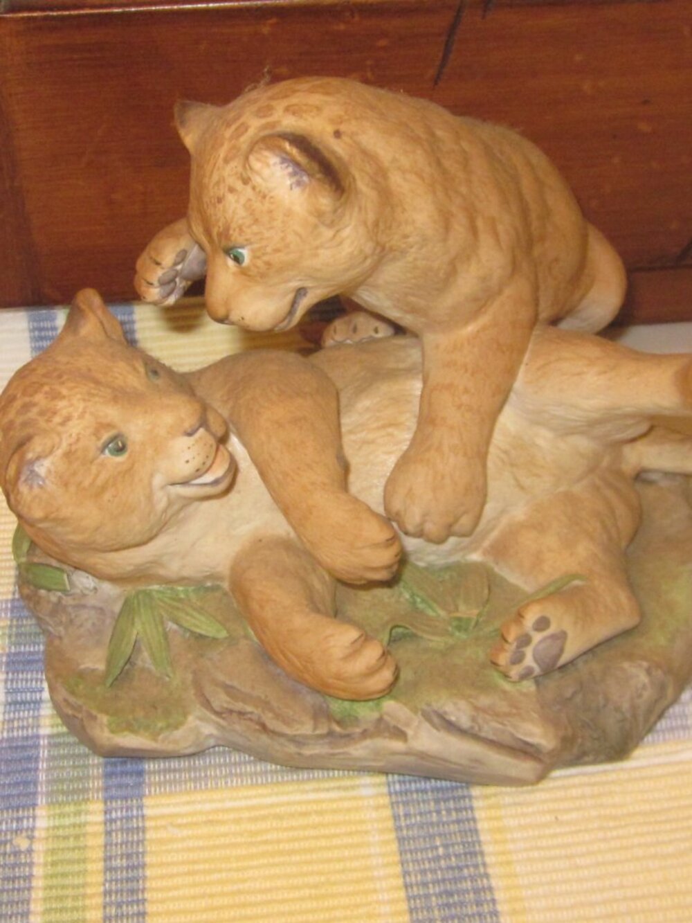Vintage Lion Cubs Porcelain Sculpture - Picture 3 of 3